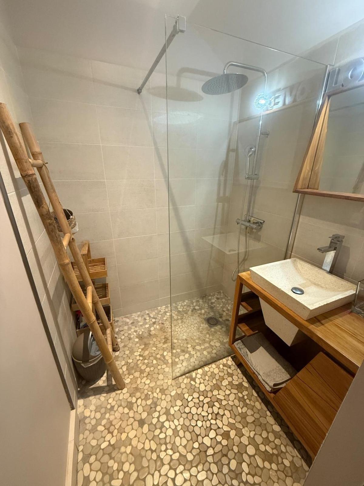 Le Havre De Paix En Garrigue 4 Chambres 3 Sdb Piscine Bezouce Exterior foto